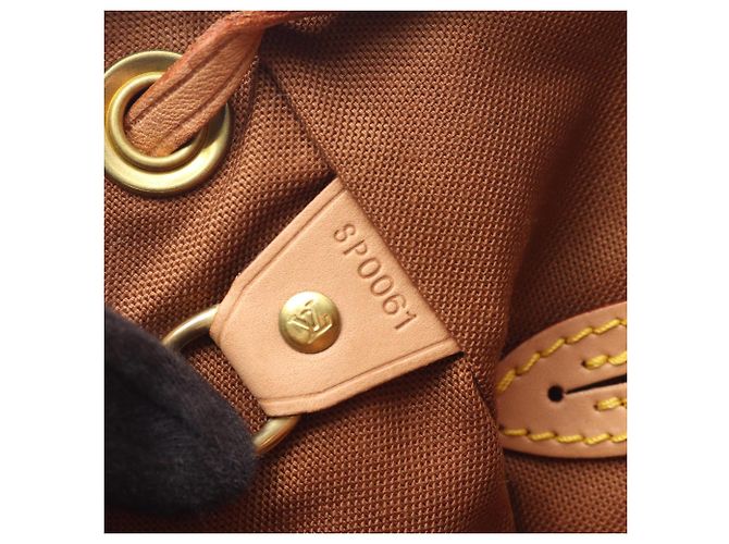 Zaino/Borsa Louis Vuitton Montsouris MM Marrone - vista 5