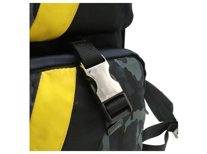 Borsa a tracolla Prada con motivo camouflage Nero Multicolore Giallo - vista 10