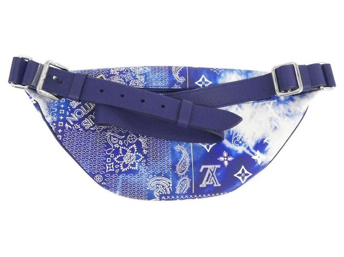 Louis Vuitton Monogram Bandana Discovery Bumbag PM M20587 Blue - view 2