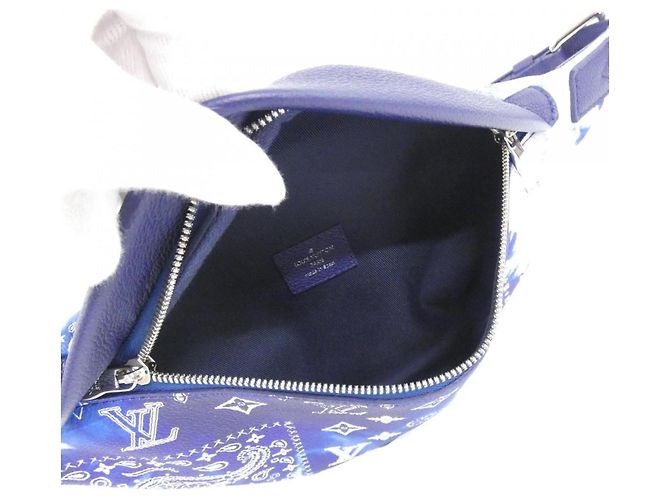 Louis Vuitton Monogram Bandana Discovery Bumbag PM M20587 Blue - view 6