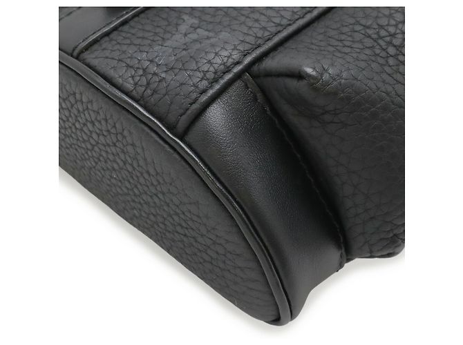 Borsa a tracolla Louis Vuitton Taurillon Christopher XS Nero - vista 4