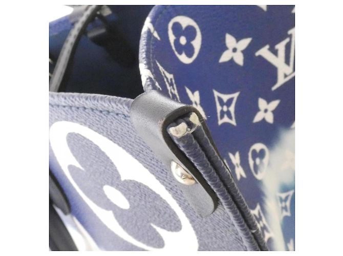 Borsa Louis Vuitton LV Escale OnTheGo GM Blu - vista 4