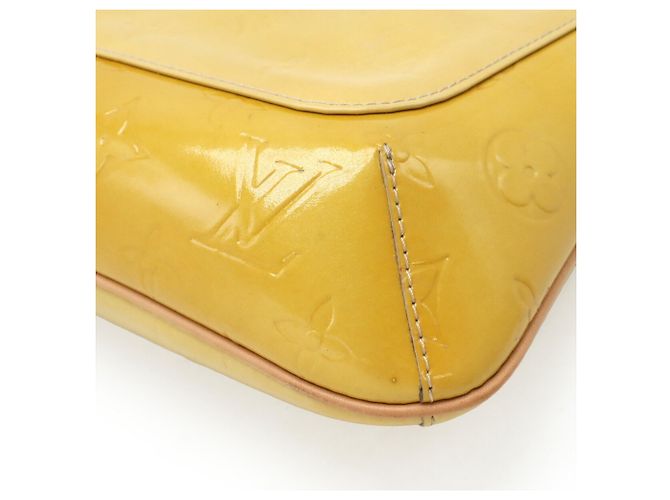 Borsa a tracolla Louis Vuitton Monogram Vernis Thompson Street Beige - vista 4