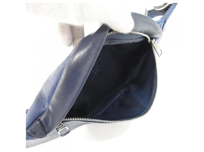 Bumbag Borsa a tracolla Louis Vuitton Monogram Aqua Garden Discovery Blu - vista 7