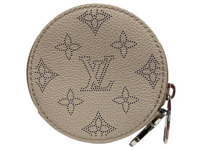Borsa a Spalla Louis Vuitton Bella Monogram Mahina Beige - vista 11