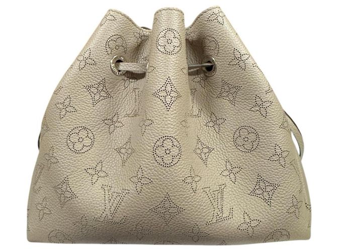 Borsa a Spalla Louis Vuitton Bella Monogram Mahina Beige - vista 4