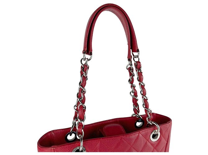 Chanel Red Grained Calfskin Handbag - view 10
