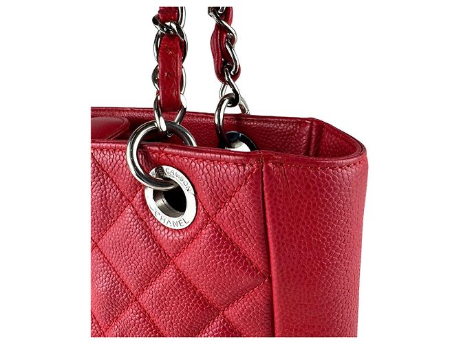 Chanel Red Grained Calfskin Handbag - view 7