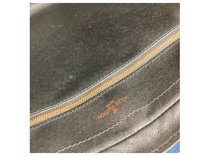 Borsa Louis Vuitton Epi Porte Documents Voyage Blu - vista 16