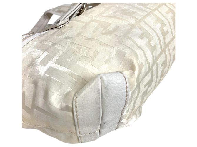 Fendi Zucca FF Logo Gürteltasche Weiß - Ansicht 4