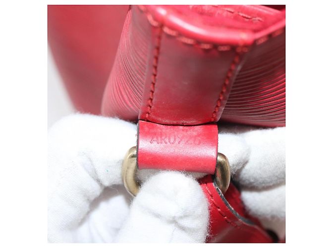 Louis Vuitton Noe Leather PM Rosso - vista 7