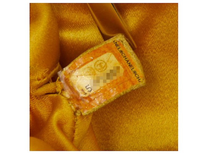 Borsa a tracolla Chanel Coco Mark in pelle gialla Giallo - vista 8