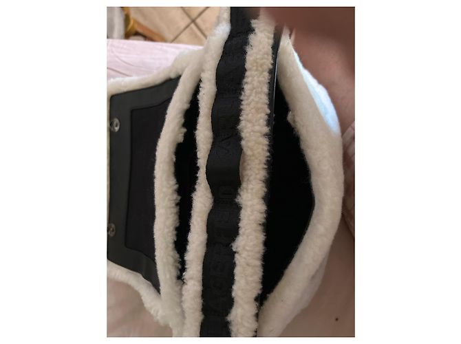 Karl Lagerfeld Borsa a Tracolla in Shearling Crema Crudo - vista 3
