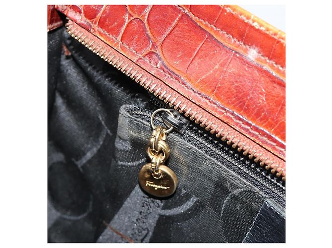 Borsa a Spalla Salvatore Ferragamo in Pelle Marrone e Oro Auth ka4542 D'oro - vista 21