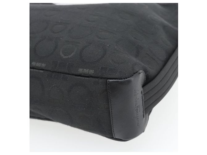 Borsa a tracolla Salvatore Ferragamo Gancini in tela nero argento Auth ka4493A - vista 12