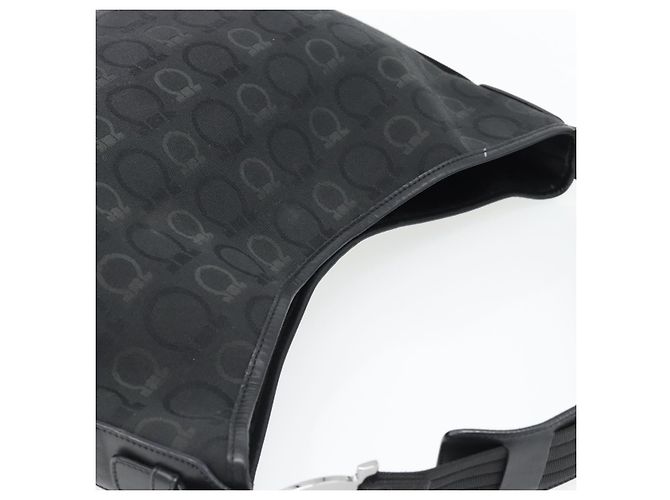 Borsa a tracolla Salvatore Ferragamo Gancini in tela nero argento Auth ka4493A - vista 6