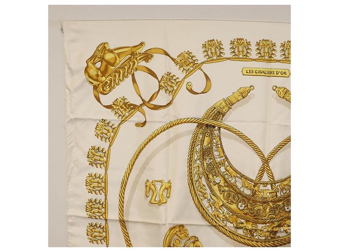 Hermès HERMES Carré 90 Schal "LES CAVALIERS D'OR" Seide Weiß Authentisch 181286 - view 2