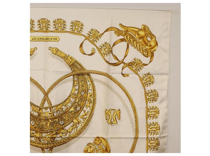Hermès HERMES Carré 90 Schal "LES CAVALIERS D'OR" Seide Weiß Authentisch 181286 - view 4