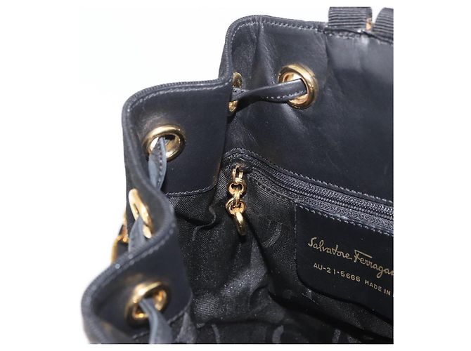 Zaino Salvatore Ferragamo Vala Chain in tela nero e oro Auth BA13178 D'oro - vista 18
