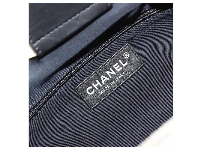 Borsa Tote CHANEL Boy Chanel in pelle di vitello nera e argento CC Auth bs35348 Nero - vista 15