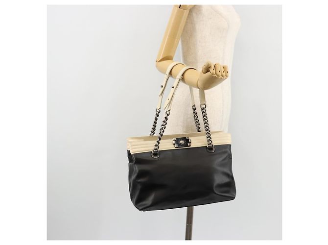 Borsa Tote CHANEL Boy Chanel in pelle di vitello nera e argento CC Auth bs35348 Nero - vista 25