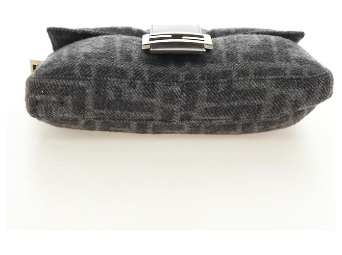 FENDI Zucca Canvas Mamma Baguette Shoulder Bag Wool Gray Silver Auth yk20376SAV Marrone Argento - vista 10