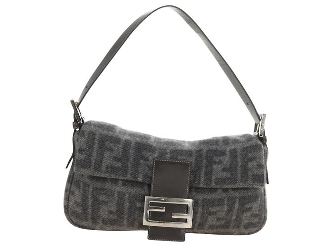 FENDI Zucca Canvas Mamma Baguette Shoulder Bag Wool Gray Silver Auth yk20376SAV Marrone Argento - vista 2