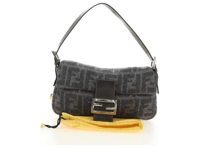FENDI Zucca Canvas Mamma Baguette Shoulder Bag Wool Gray Silver Auth yk20376SAV Marrone Argento - vista 27