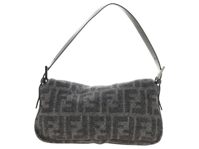 FENDI Zucca Canvas Mamma Baguette Shoulder Bag Wool Gray Silver Auth yk20376SAV Marrone Argento - vista 3