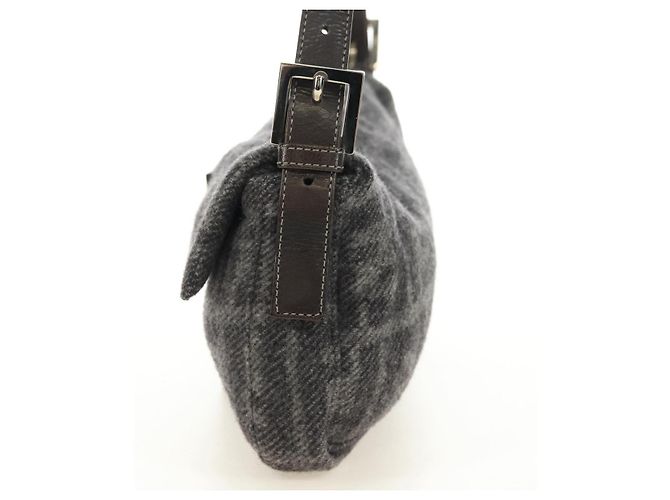 FENDI Zucca Canvas Mamma Baguette Shoulder Bag Wool Gray Silver Auth yk20376SAV Marrone Argento - vista 4