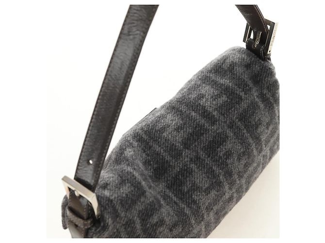 FENDI Zucca Canvas Mamma Baguette Shoulder Bag Wool Gray Silver Auth yk20376SAV Marrone Argento - vista 6