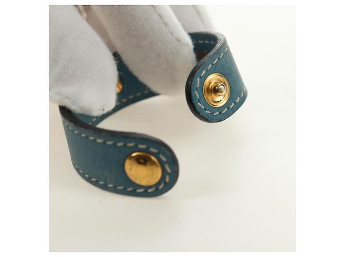 Hermès Handschuhhalter Charm aus Leder Hellblau Gold Auth 181292V Golden - Ansicht 10