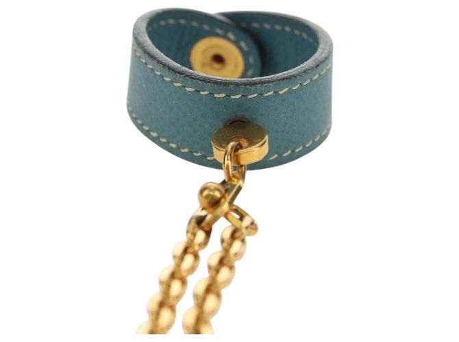 Hermès Handschuhhalter Charm aus Leder Hellblau Gold Auth 181292V Golden - Ansicht 3