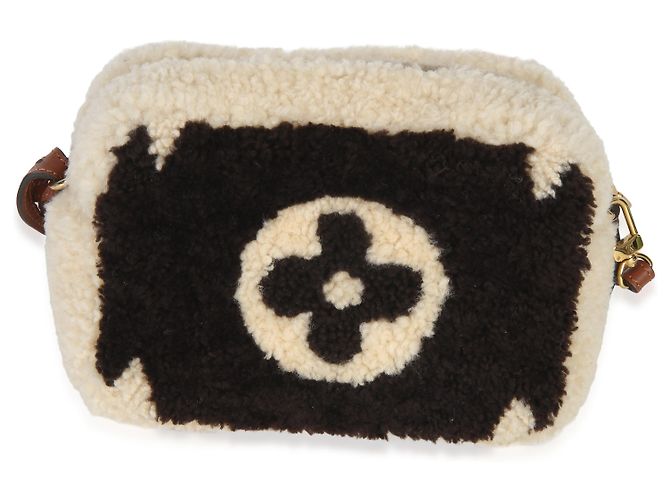 Louis Vuitton Teddy Fleece Monogram Beach Pouch Braun Beige - Ansicht 2