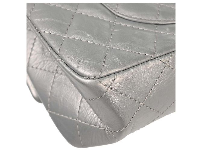 Chanel Reissue 2.55 Double Compartment Flap Quilted Aged Calfskin 225 Argento - vista 3
