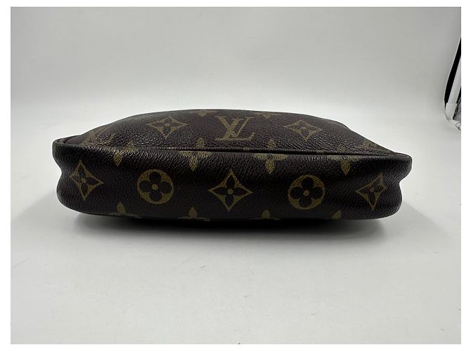 Louis Vuitton Pochette Accessori Monogram Canvas Marrone - vista 15