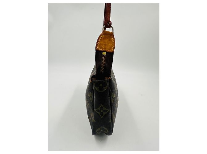 Louis Vuitton Pochette Accessori Monogram Canvas Marrone - vista 4