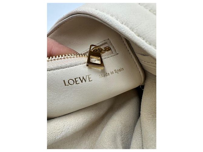 Borsa a mano Loewe Squeeze in pelle Crudo - vista 18