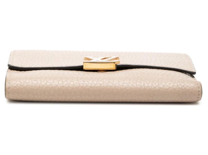 Cartera Louis Vuitton Capucines Compact Beige - vista 3