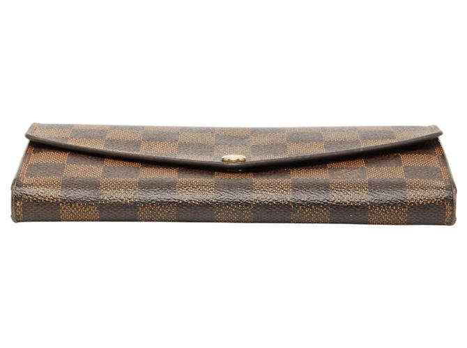 Cartera larga Sarah en Damier Louis Vuitton Castaño - vista 3