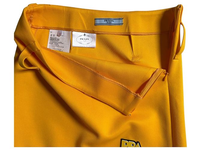 Prada Mini Falda de Nylon Amarilla Amarillo - vista 8