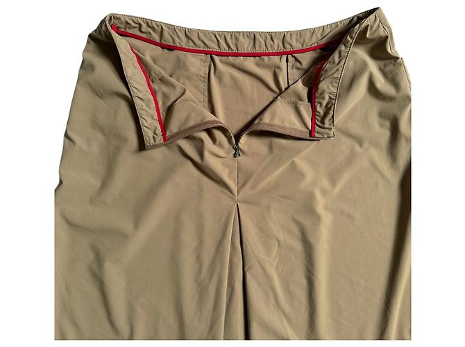 Prada Falda Midi de Nylon Beige - vista 4