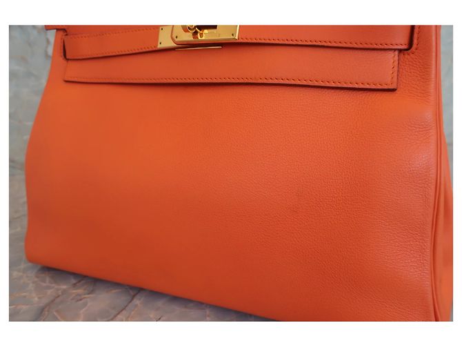 Hermès Sac à main Hermes Kelly Orange Gulliver avec fermoir doré 32 - vue 3