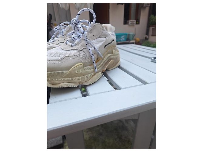 Balenciaga Triple S Sneakers Beige - vista 4