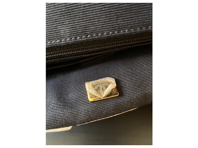 Borsa a tracolla Chanel a quadretti con decorazioni floreali Nero Bianco D'oro - vista 3