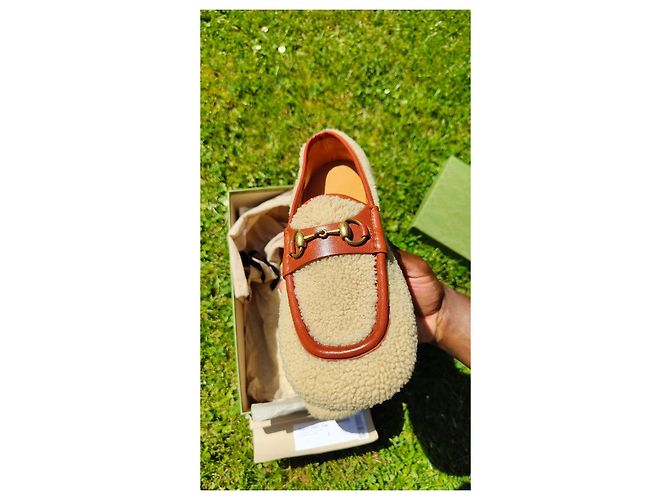 Mocassini Gucci Horsebit in lana shearling Marrone Beige - vista 3
