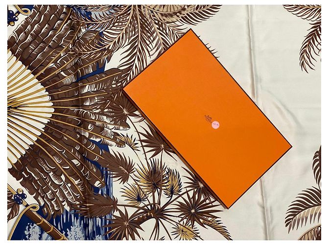 Hermès Pañuelo de seda 'Aloha' Castaño Blanco Azul - vista 2