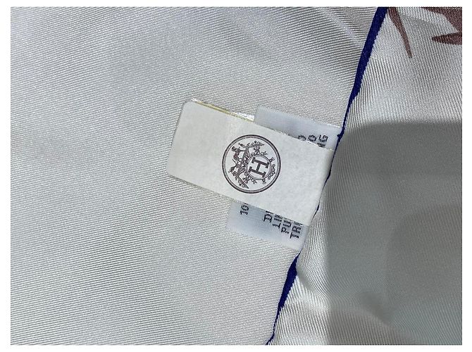 Hermès Pañuelo de seda 'Aloha' Castaño Blanco Azul - vista 8
