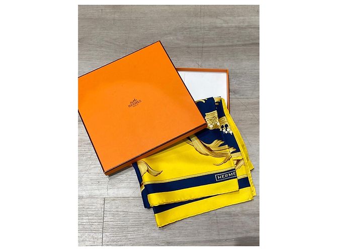 Hermès Couronnes Foulard Seta - Giallo e Blu Navy - vista 2