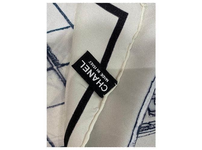 Pañuelo de seda Chanel X-Ray Carré Negro Blanco - vista 6